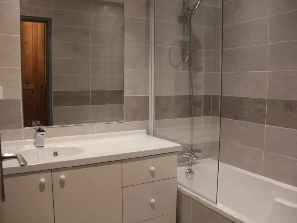 2 Pieces Au Pied Des Pistes Avec Parking Inclus Et Balcon Expose Sud-Ouest - Fr-1-449-57 Apartment Tignes